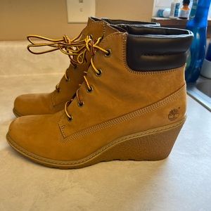 Timberland size 9 wedge boot, wheat color. Worn a handful of times.